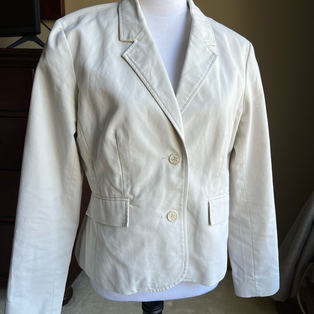 Comfortable Chic Spring/Summer Suit